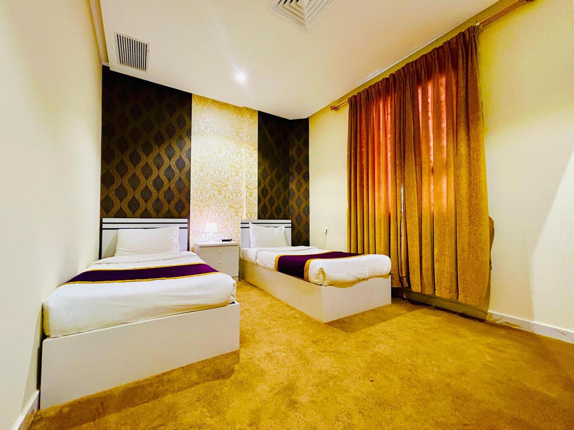Golden Dahlia Fintas Aparthotel Kuwait City Exteriör bild