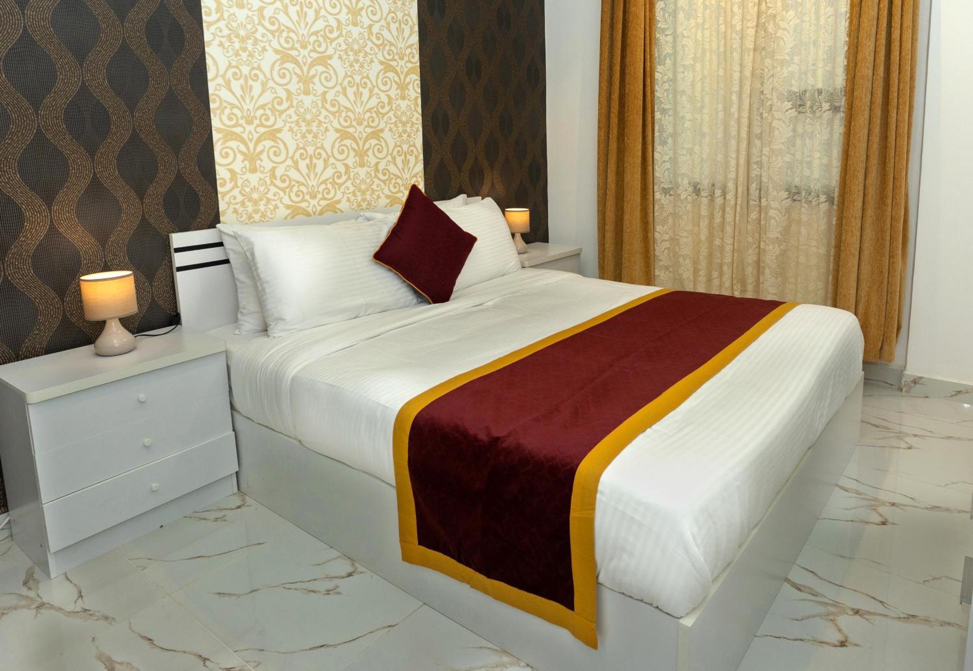 Golden Dahlia Fintas Aparthotel Kuwait City Exteriör bild